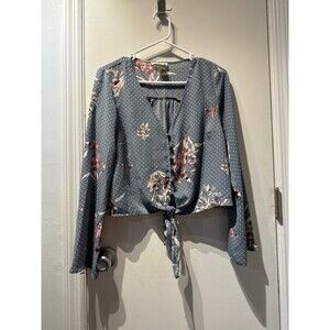 Urban romantics vneck button down blouse size small